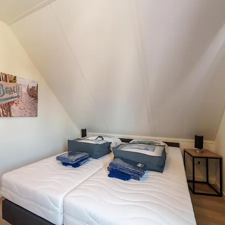 With Sauna Near A Lake, Cleaning Included Simonshaven