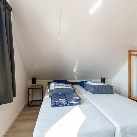 別荘 With Sauna Near A Lake, Cleaning Included Simonshaven