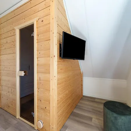 With Sauna Near A Lake, Cleaning Included 別荘 Simonshaven