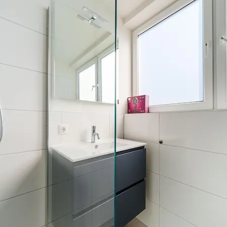 With Sauna Near A Lake, Cleaning Included Simonshaven